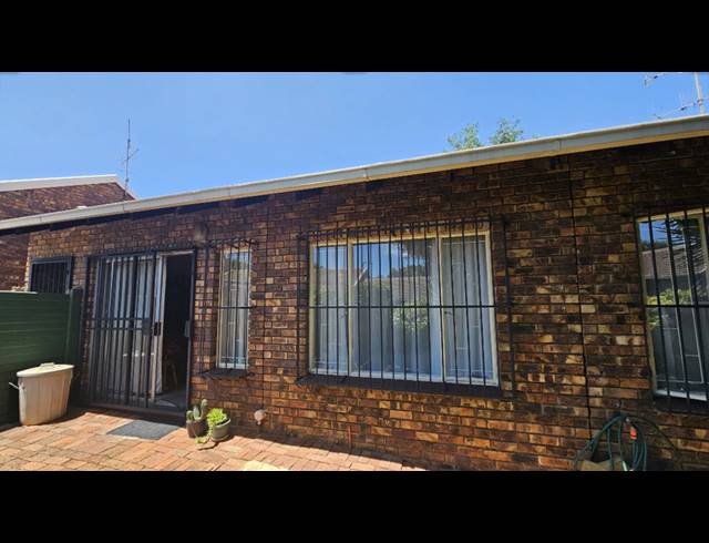 3 BEDROOM TOWNHOUSE RENTED IN GARSFONTEIN